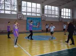 Пліч-о-пліч